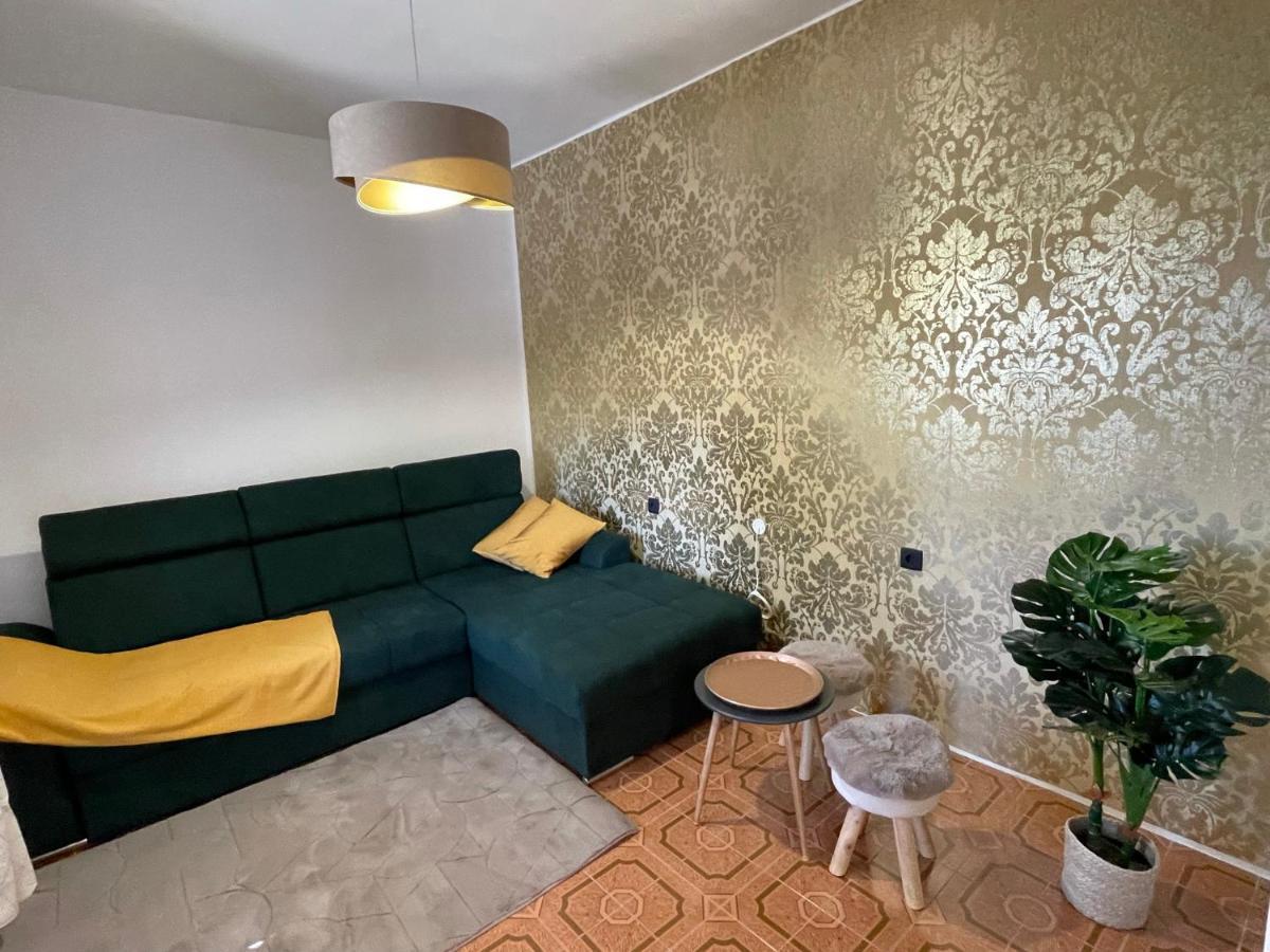 Cilka'S House, Authentic Homestay Near Lipica Sezana Bagian luar foto