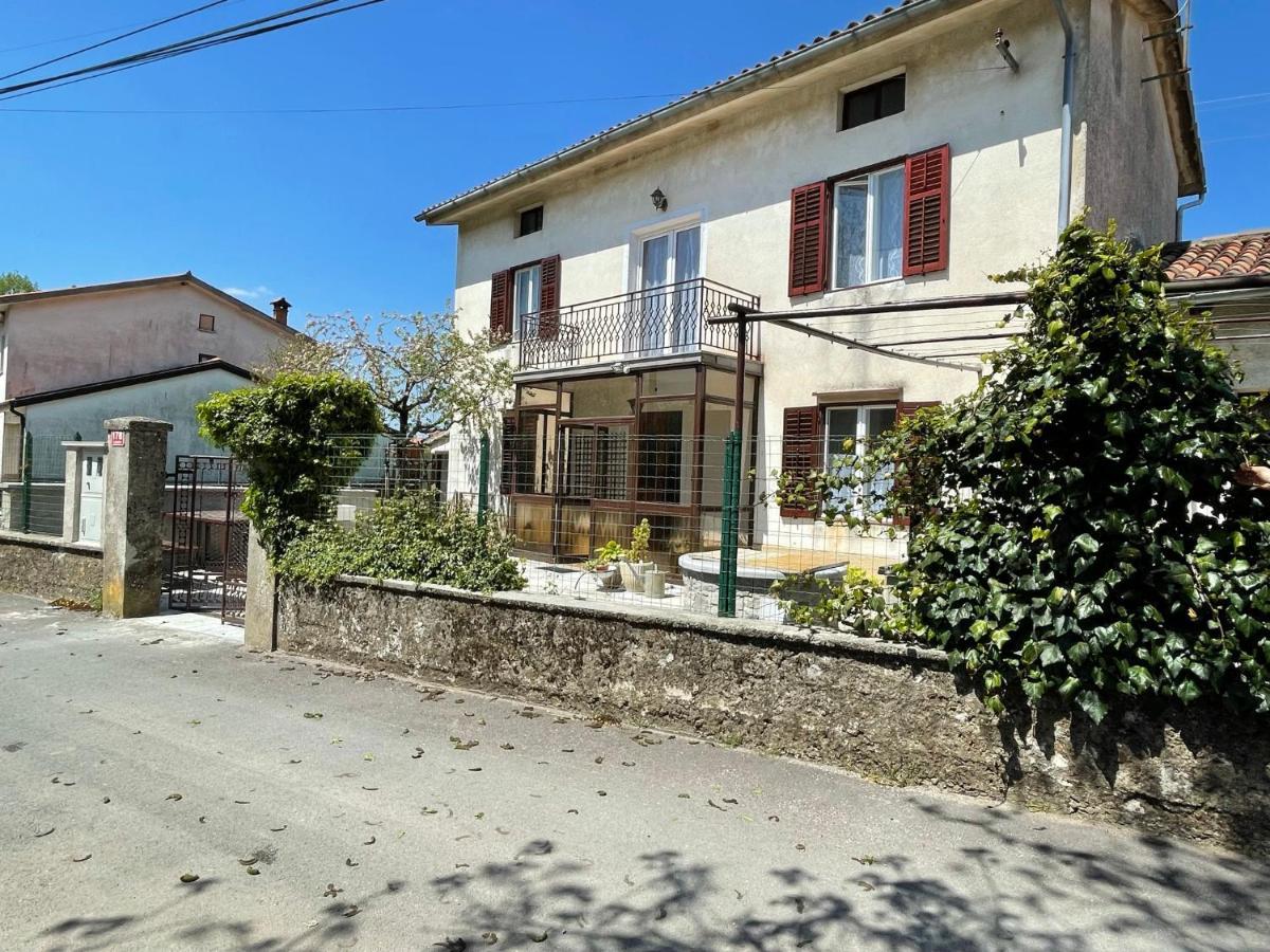 Cilka'S House, Authentic Homestay Near Lipica Sezana Bagian luar foto